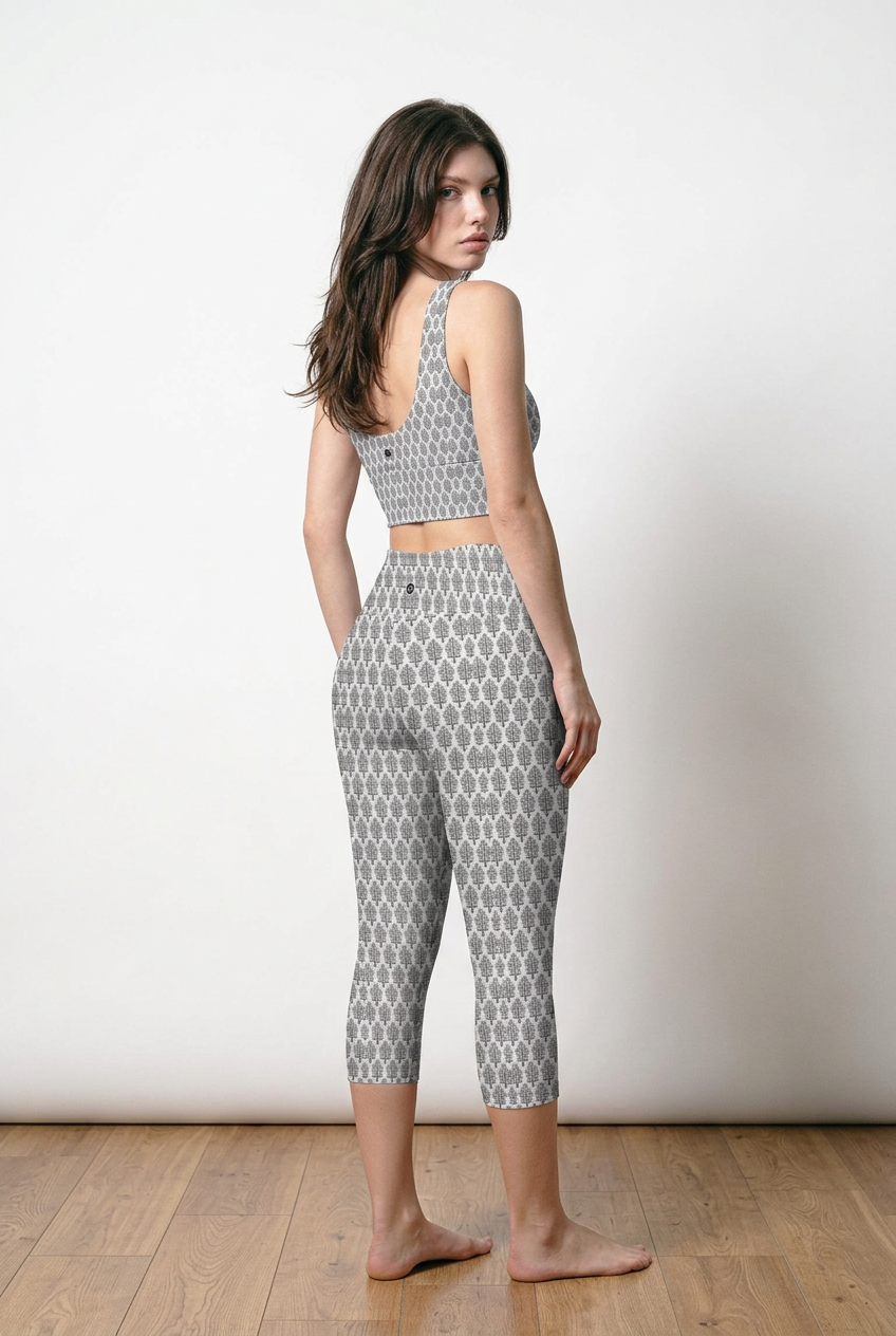 Jaipur Love iSquared Pocket Capri leggings with high-rise waist, mid-calf fit, all-over print, and two side pockets